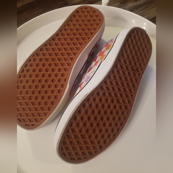 Van's Rainbow checkerboard Unisex Slip-ons size 6.  FF24 - Picture 4 of 5